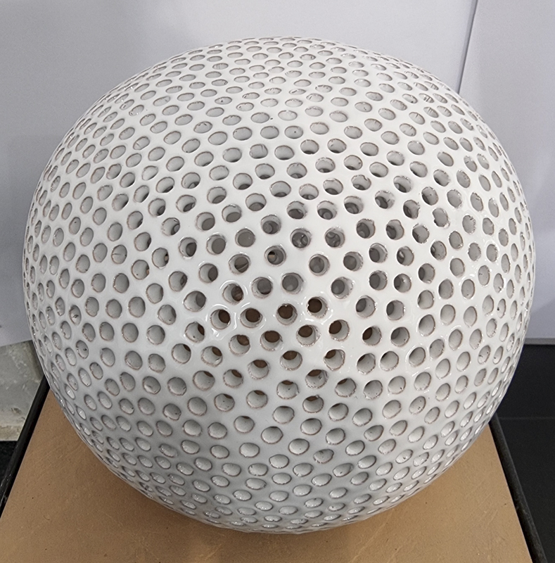 Lampada palla bianca cm 30 x 23 microforata - immagine 2