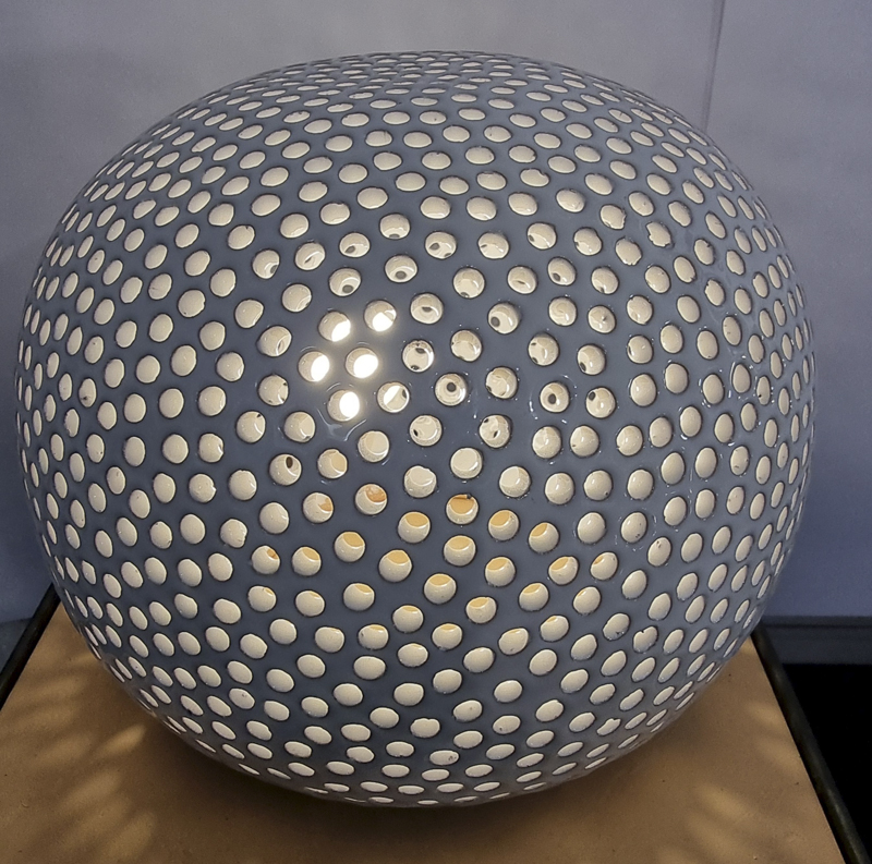 Lampada palla bianca cm 30 x 23 microforata
