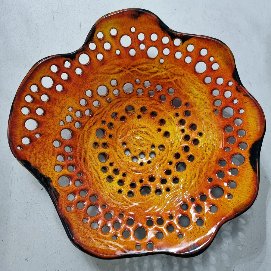 Centrotavola Ø cm 40 h cm 12 fiore 3 cotture arancio sfumato e traforato