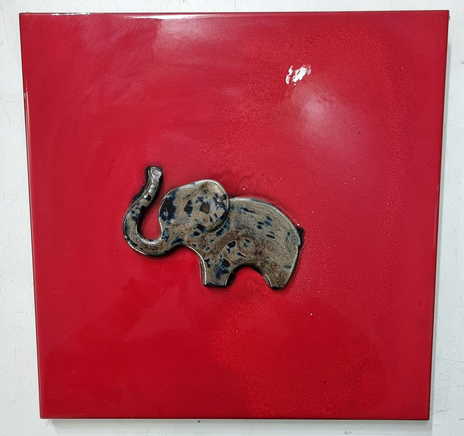 Piastra cm 40 x 40 supporto plexiglass rosso melange elefantino